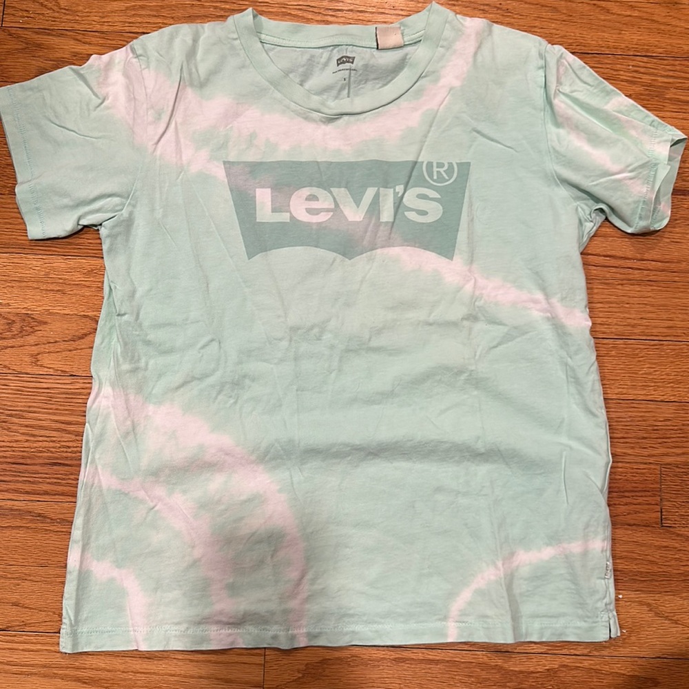 Levi’s Tee